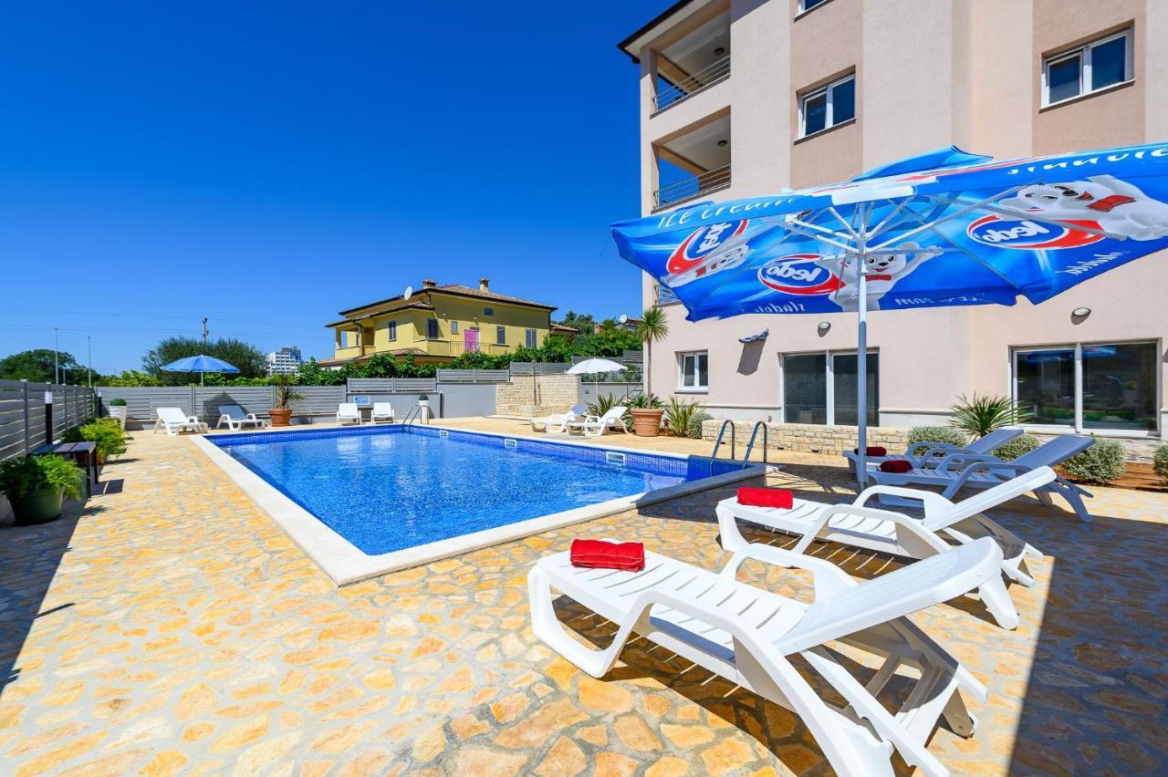Stancija Amorozo 5 Porec Exterior photo